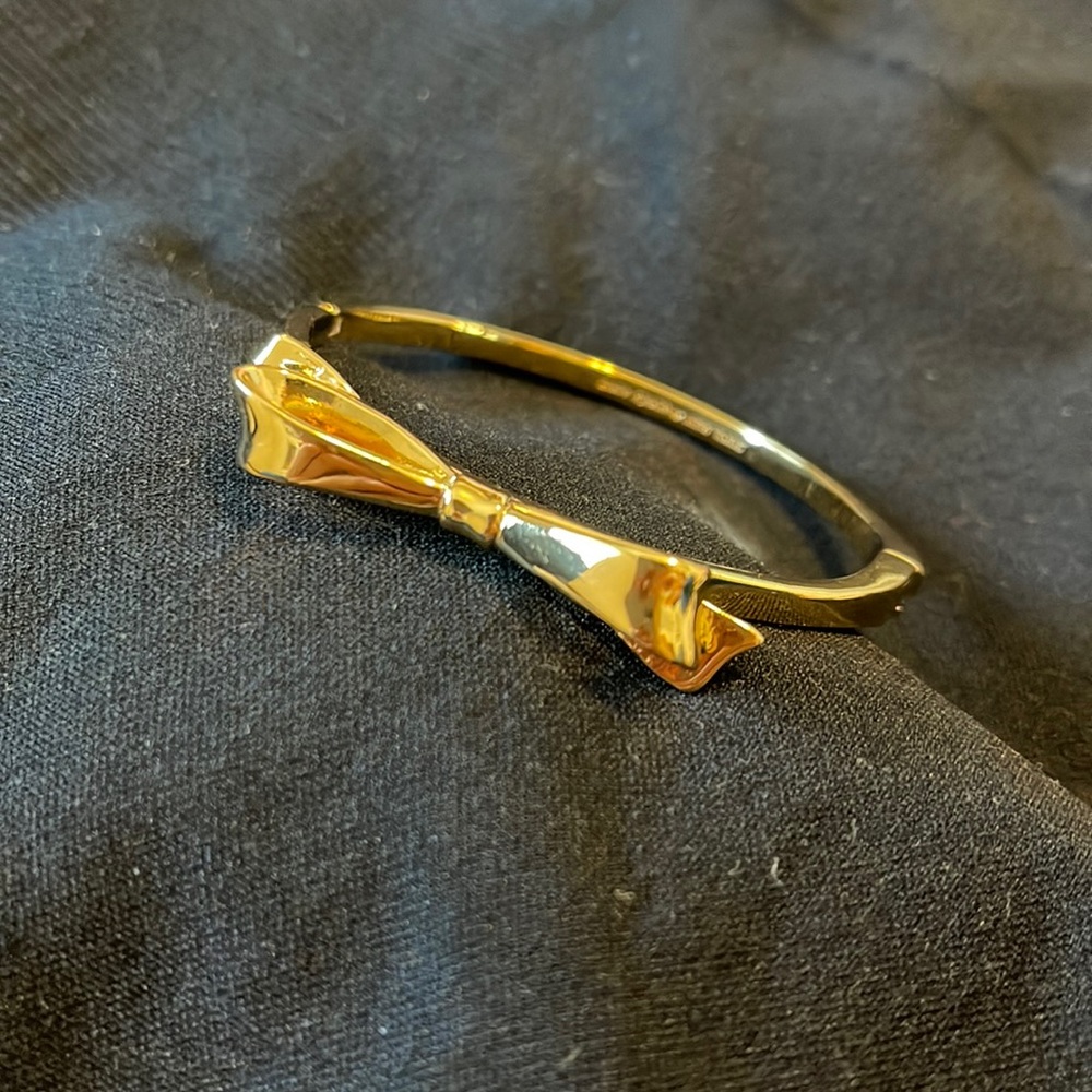 Kate Spade ♠️ Gold Bow Hinged Bangle Bracelet